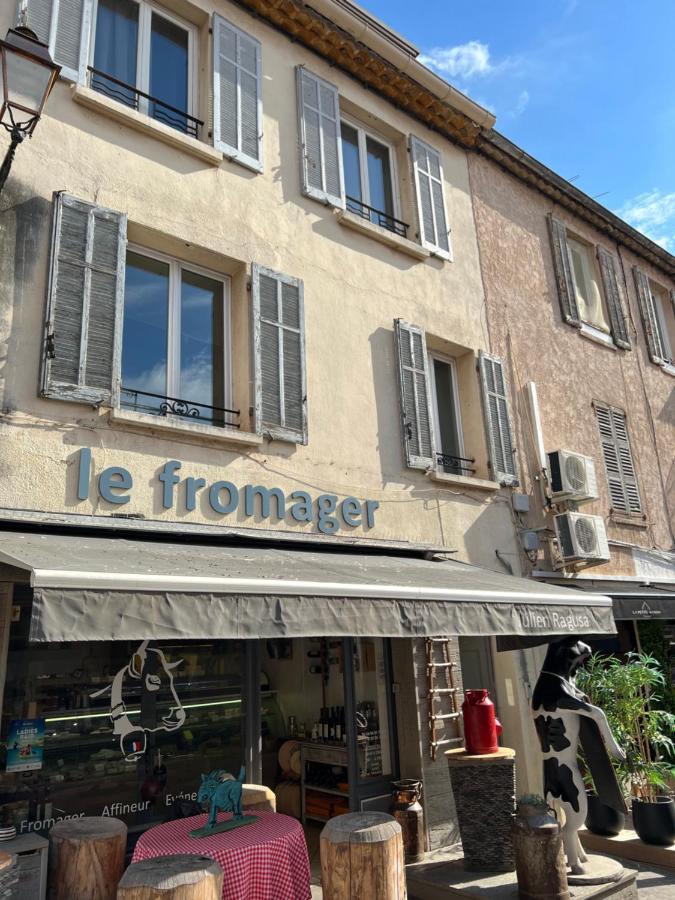 Climatise Avec Garage Au Coeur Du Centre Ancien Apartment *