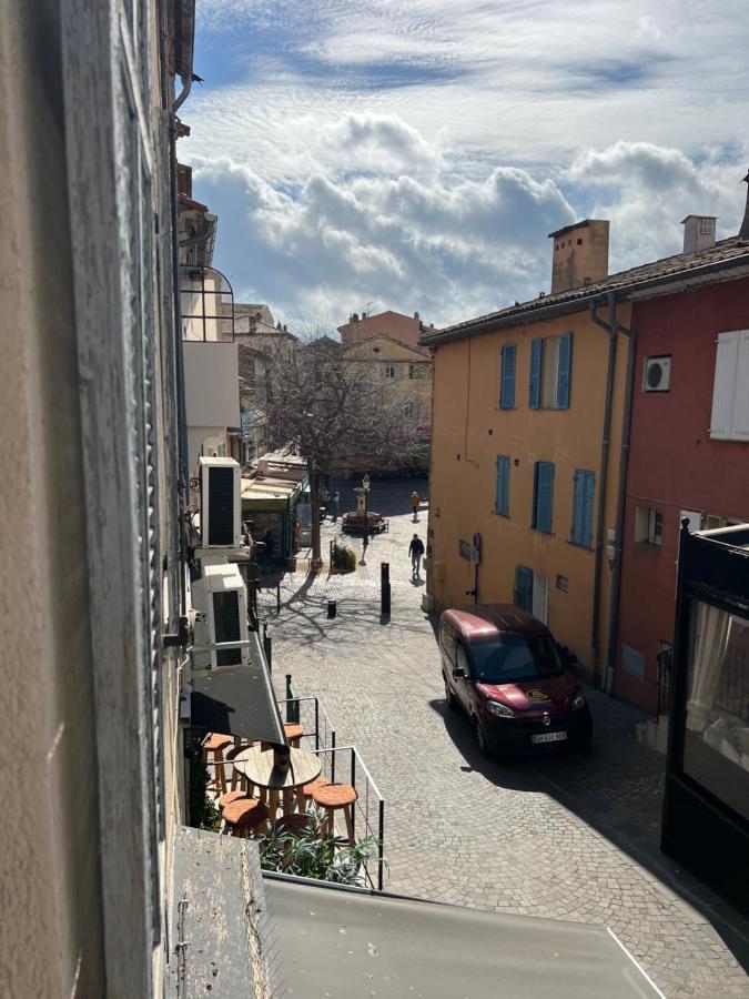 Apartment Climatise Avec Garage Au Coeur Du Centre Ancien Sainte-Maxime