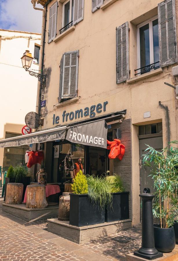Climatise Avec Garage Au Coeur Du Centre Ancien Apartment