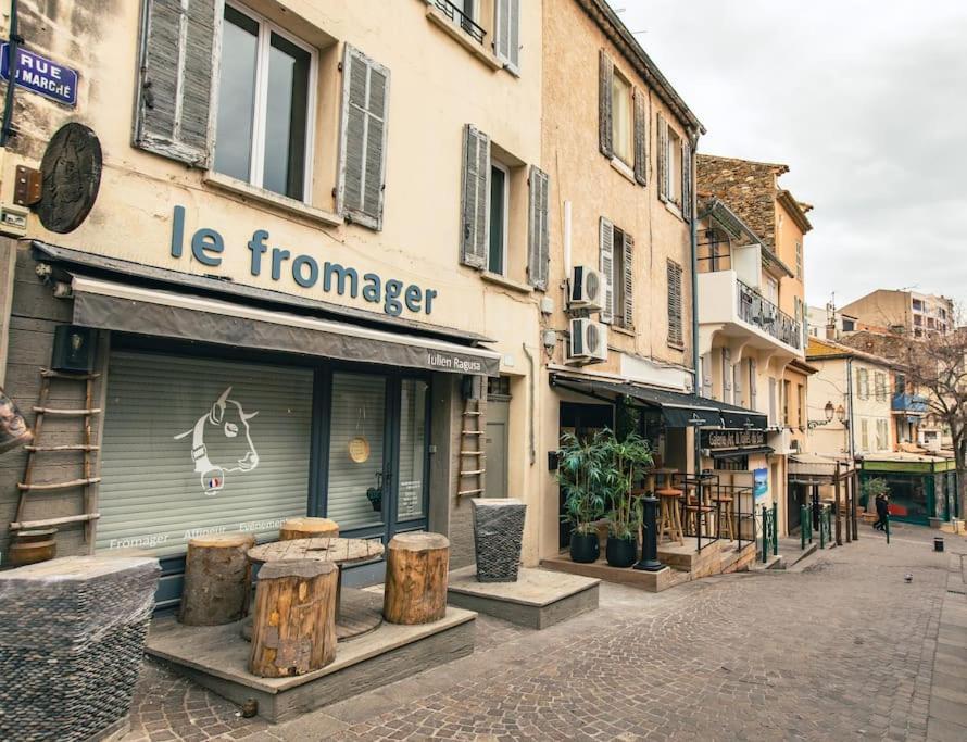 Climatise Avec Garage Au Coeur Du Centre Ancien Appartement Sainte-Maxime